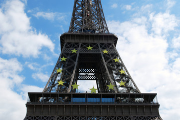 eiffel tower with european union stars