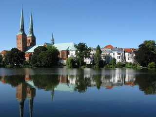 Fototapeta na wymiar Lübeck Katedra Pfaffenteich
