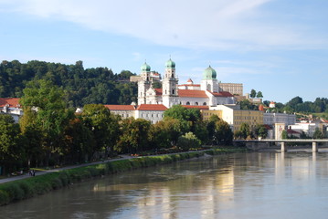 Fototapeta na wymiar Zobacz Passau z przystani - 5