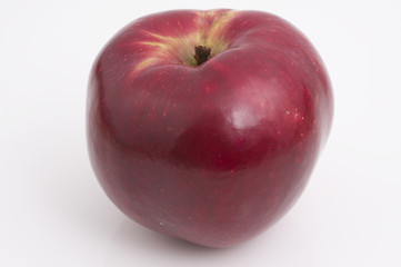 Dunkelroter Apfel