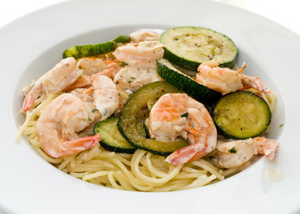 Spaghetti with shrimps and zucchini