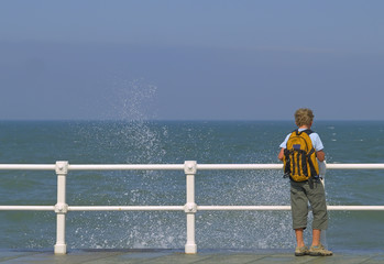 Ni&ntilde;o y oleaje