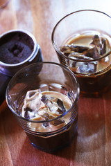 Espresso auf Eis im Shotglas