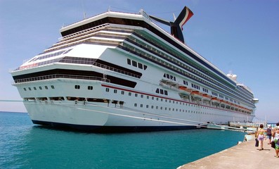 Obraz premium Caribbean Cruise Ship