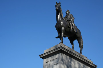 Fototapeta na wymiar Posąg je¼d¼ca na Trafalgar Square