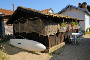 cabane d'ostréiculteur au village de l'herbe