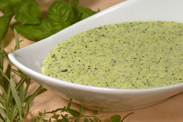 Kräutersuppe