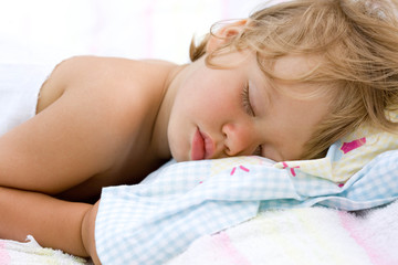 Obraz na płótnie Canvas children series: afternoon nap, sleeper little girl