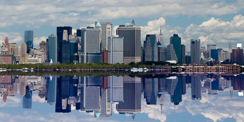 Fototapeta premium Lower Manhattan reflection