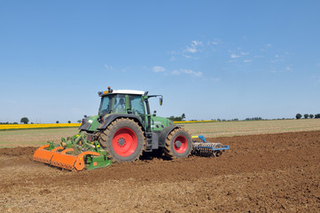 Obraz premium Travail aux champs