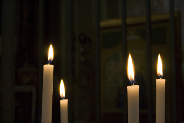 bougies dans une église