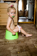 baby sit on pot