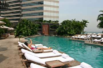piscina di un albergo a hong kong