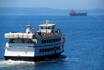 Fototapeta premium Ferry in Harbor
