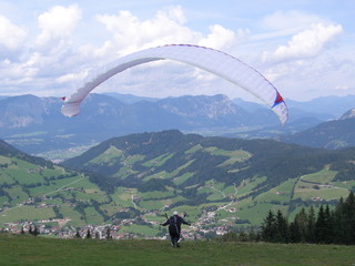 Paragleiter in wildschönau tirol österreich