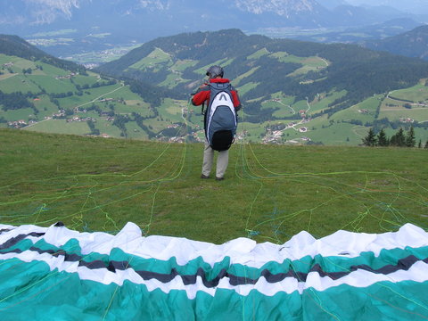 Paragleiter in wildsch&ouml;nau tirol &ouml;sterreich