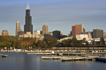 Fototapeta na wymiar Chicago seen from marina - morning time