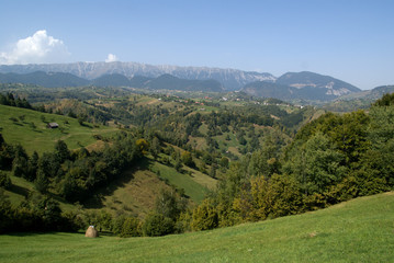 Fototapeta na wymiar Green hills in Transylvania