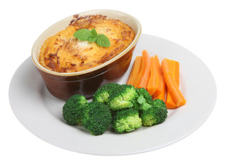 Individual shepherds pie with carrots and broccoli