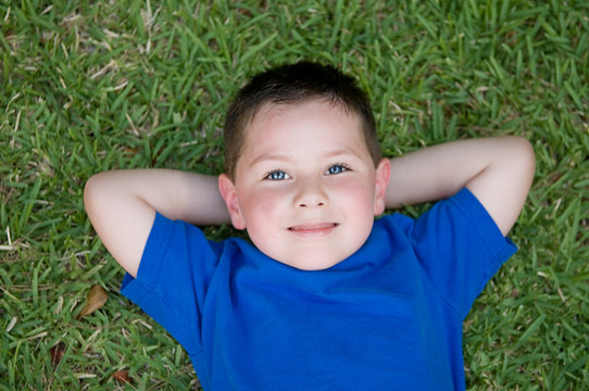 Ni&ntilde;o Descansando