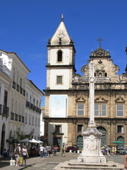 Fototapeta premium Eglise baroque sur une place de Bahia, Brésil.