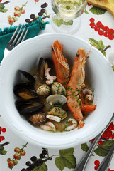 Zuppa di frutti di mare