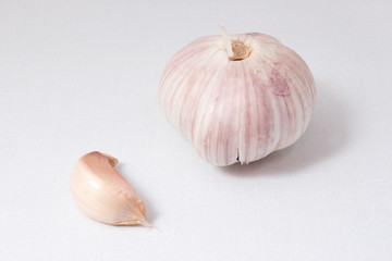 Garlic on white cloth