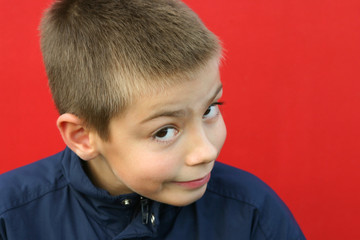 Obraz premium enfant dans le doute