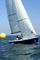 Start of sailing race / yachting / actions of crew