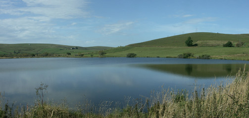 lac de volcan,  le lac de la Godivelle dans le Puy-de-Dôme en France