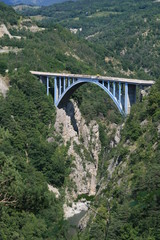 Fototapeta na wymiar Ardèche en été pont