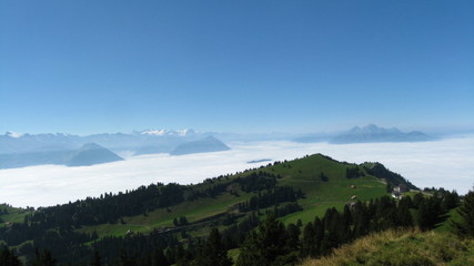 Naklejka premium cloudy lake lucerne