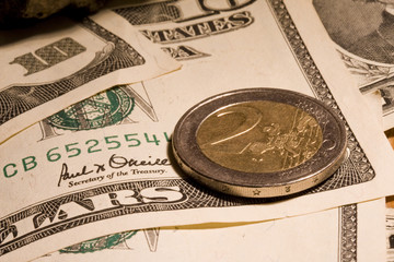 euro dollar en pièce et billet