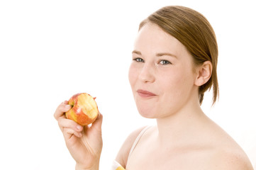 Frau. Mädchen isst Apfel