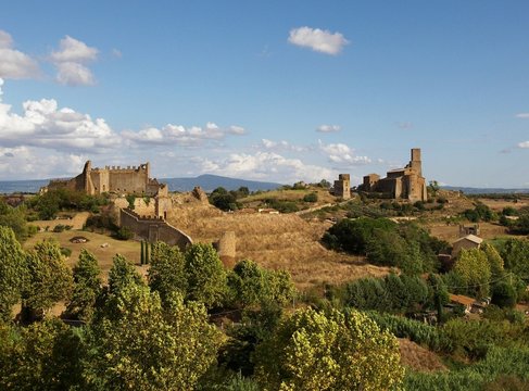 Rovine di Tuscania dalla Torre di Lavello