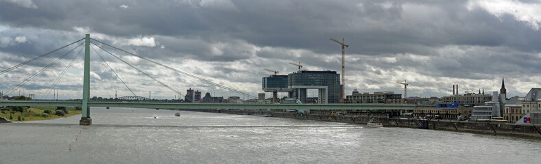Fototapeta na wymiar Köln Rheinhafen