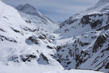Vall&eacute;e de montagne en hiver