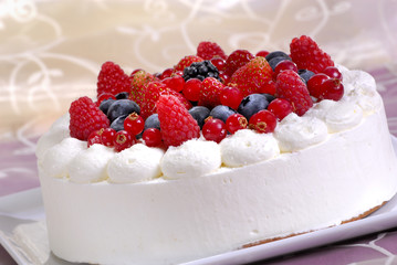 Torte mit Beeren