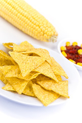 tortilla chips mit chili sosse