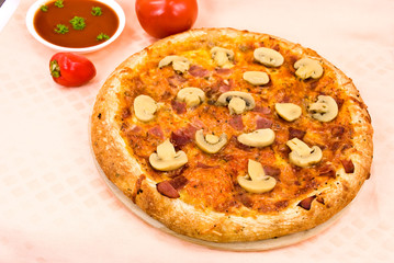 pizza mit pilzen