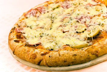 käse pizza