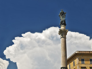 strassen von rom, italien, mariensäule, piazza di spagna