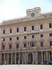 Fototapeta na wymiar bestimmungsort rom, palazzo wedekind, piazza colonna
