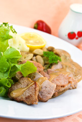 medaillons mit pilz-rahmsosse,püree