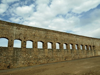 Fototapeta na wymiar San Lazaro akwedukt rzymski w Merida 4