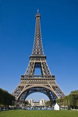 Fototapeta na wymiar Tour Eiffel - Paryż
