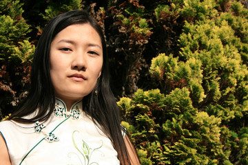 Naklejka premium Portrait of Traditional Chinese Girl in an Authentic Dress