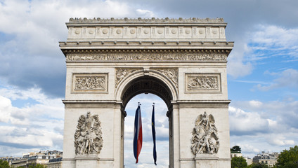 Fototapeta na wymiar Słynny Łuk Triumfalny w Paryżu, Francja.