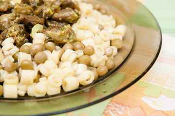 macaroni in the plate