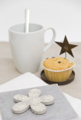 Obraz na płótnie Canvas Mug coffee and muffin breakfast
